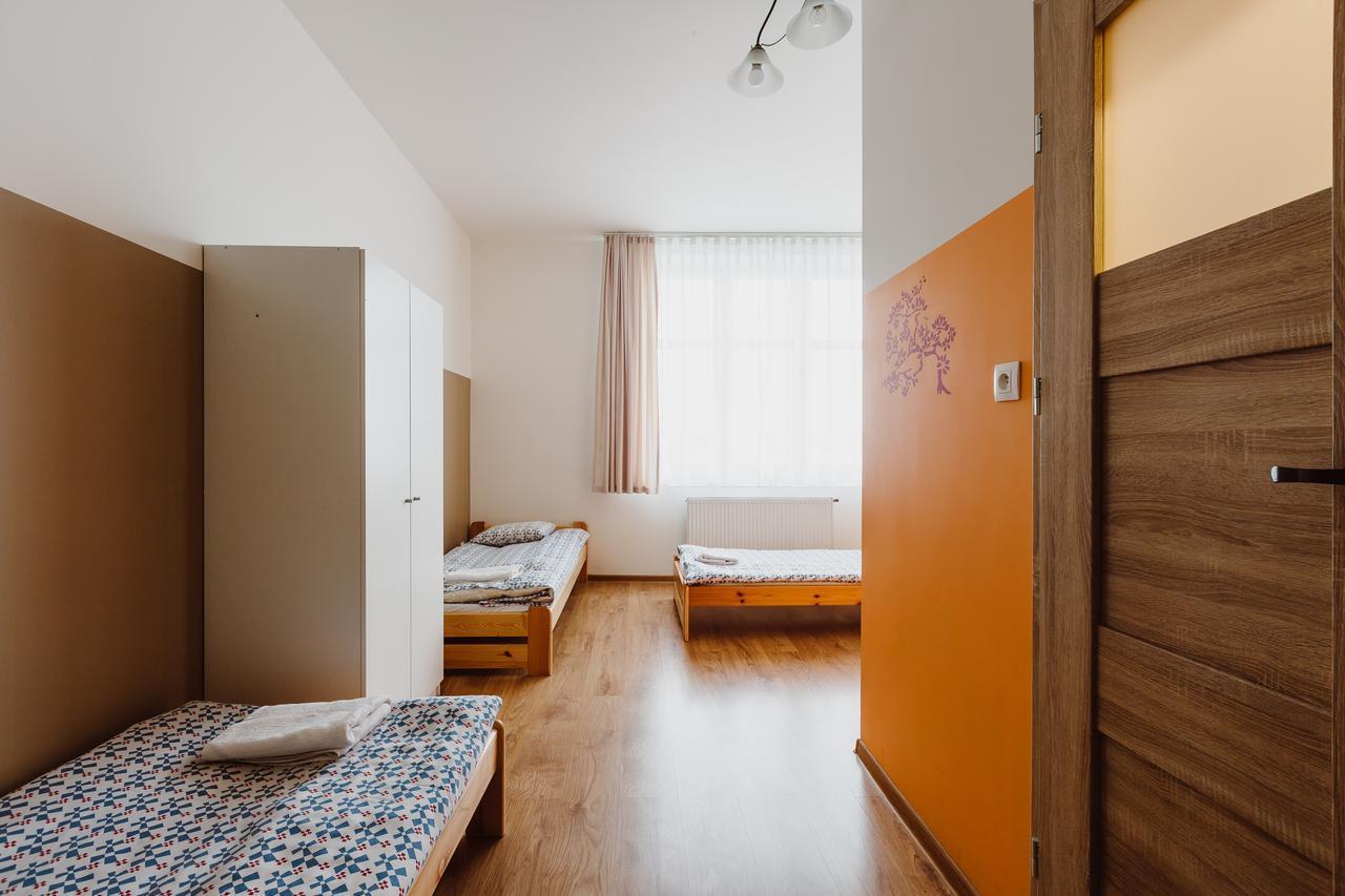 Hostel Tara クラクフ エクステリア 写真