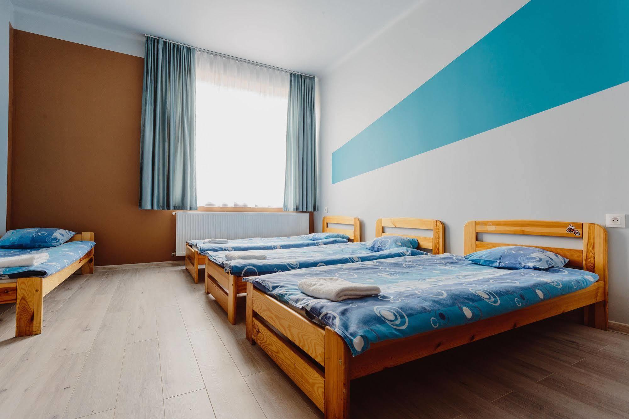 Hostel Tara クラクフ エクステリア 写真
